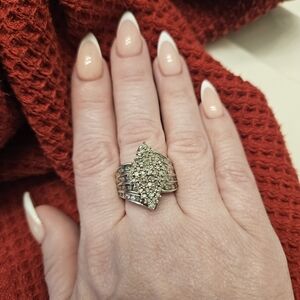 Elegant Silver Women's Ring